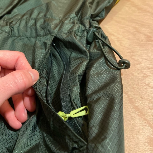 Nike Wind Breaker - Picture 7 of 11